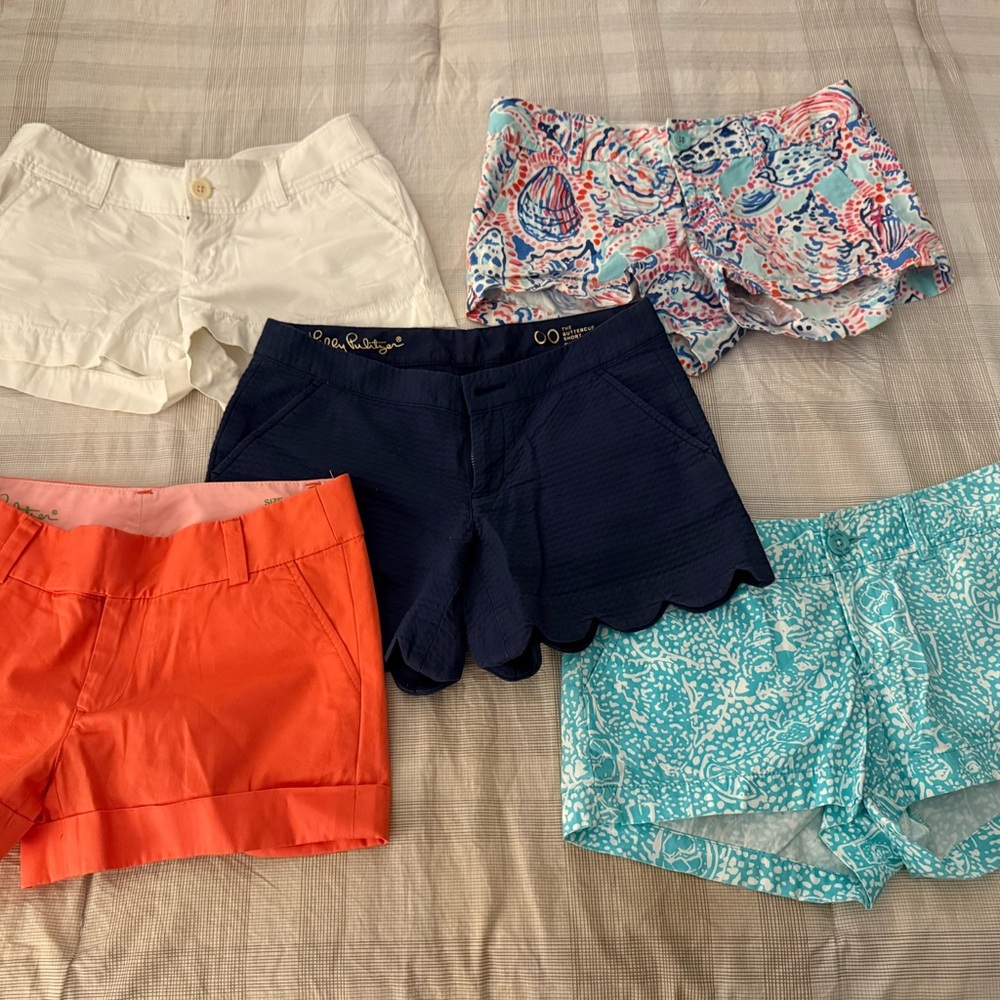 Lilly Pulitzer 5 Women's Printed Shorts for $30 - Ike new
